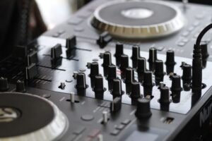 DALI-2 vs 0-10V: Choosing the Right Dimming Protocol